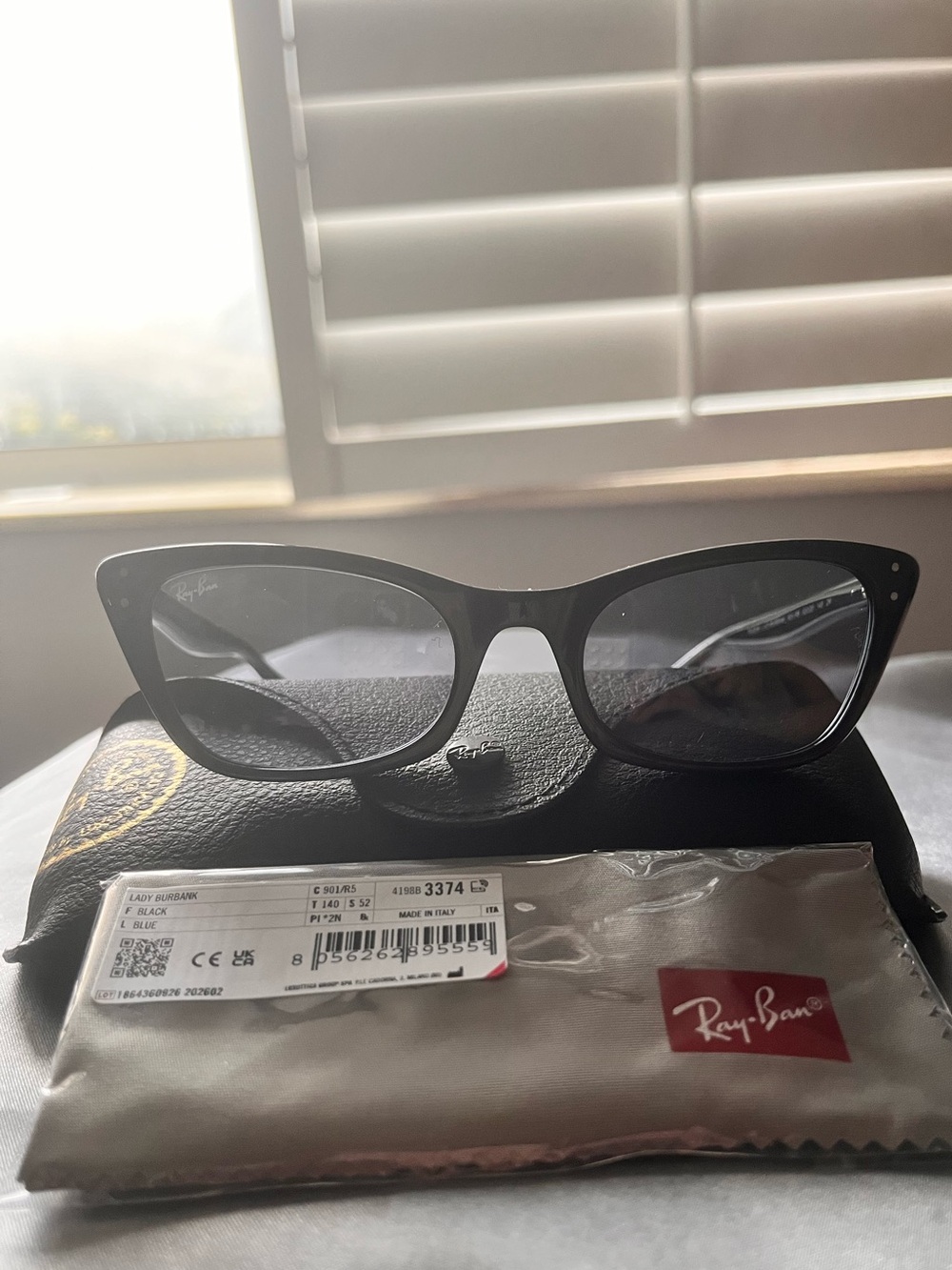 NWT Ray-Ban blue/black Lady Burbank Cat Eye Sunglasses 52mm - Picture 3 of 12